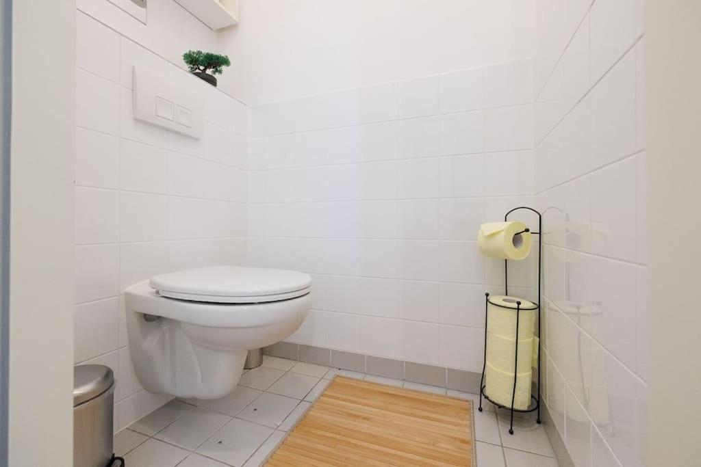 New! Cozy & Lovely Home In The 3Rd District Wina Bagian luar foto