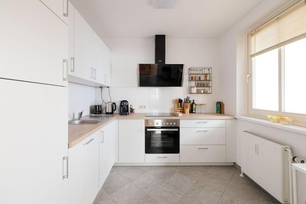 New! Cozy & Lovely Home In The 3Rd District Wina Bagian luar foto