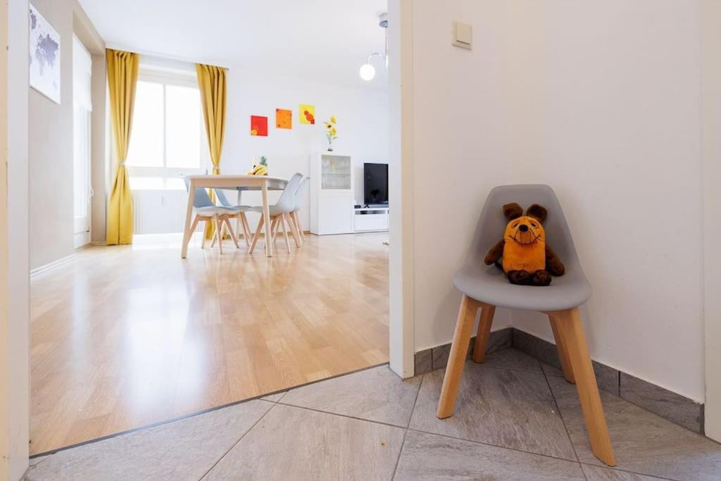 New! Cozy & Lovely Home In The 3Rd District Wina Bagian luar foto