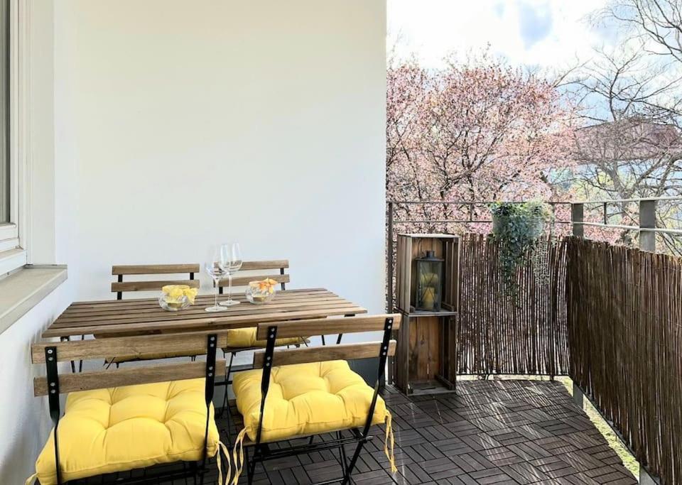 New! Cozy & Lovely Home In The 3Rd District Wina Bagian luar foto